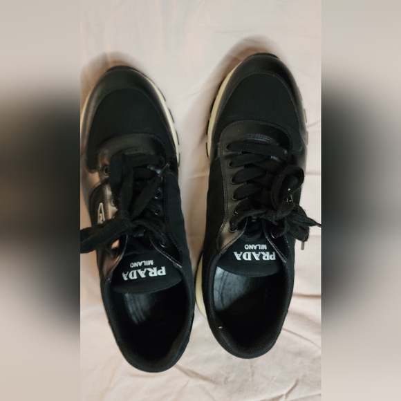 Prada Men's 11.5 Black Shock Absorbing Low Top - Picture 13 of 15